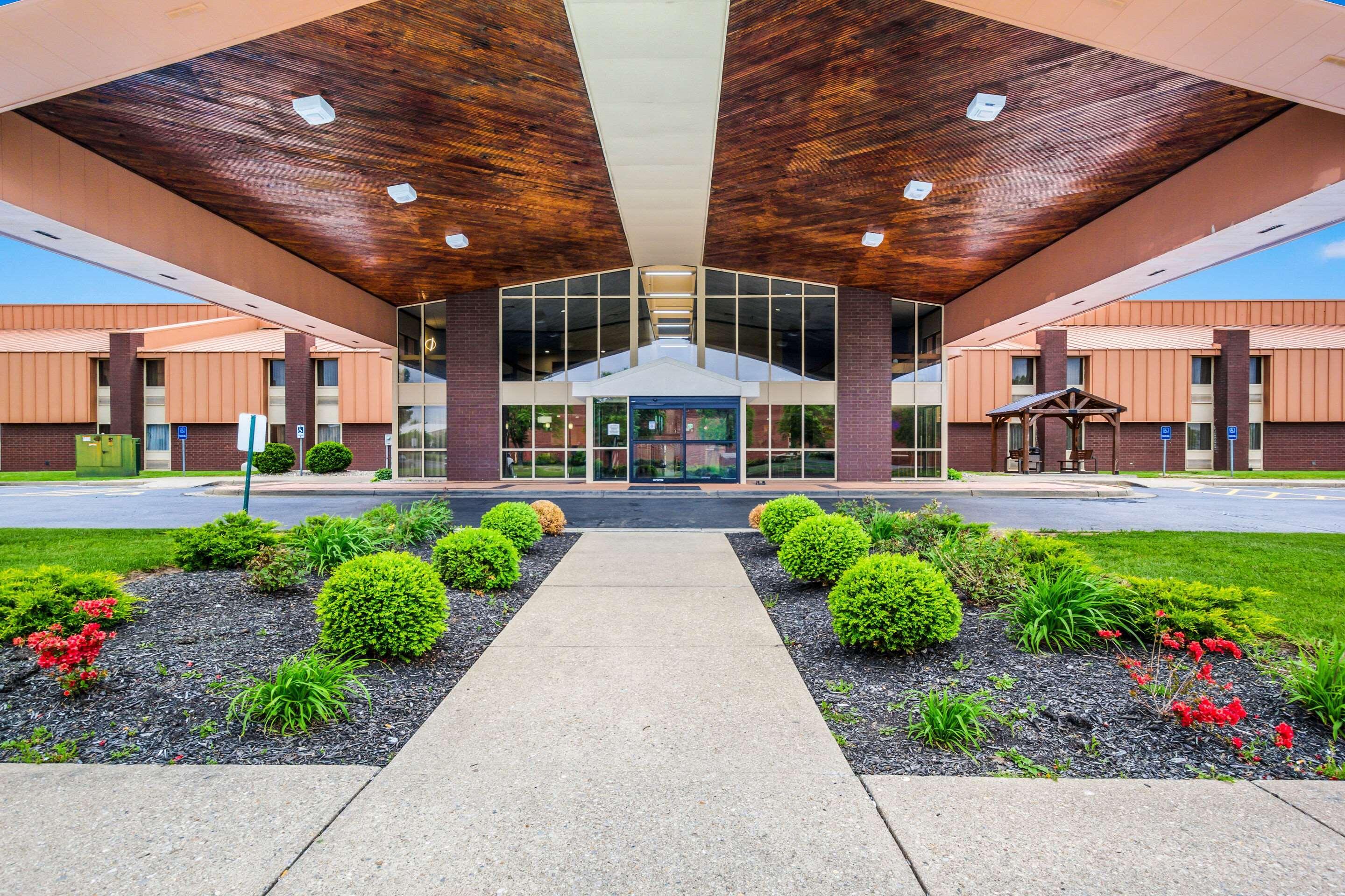 Quality Inn & Suites Florence- Cincinnati South Exterior photo